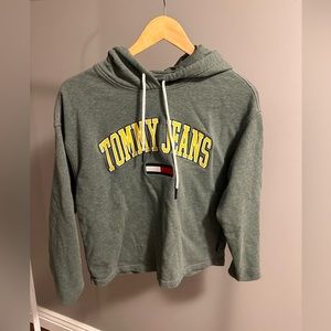 🤍5 for $50🤍 Tommy Jeans cropped sweater
